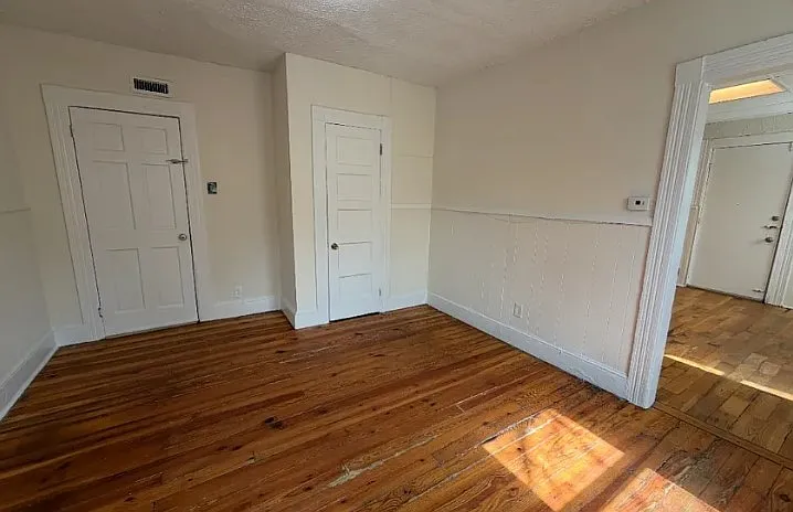 122 Rennell St #1 — Photo 4