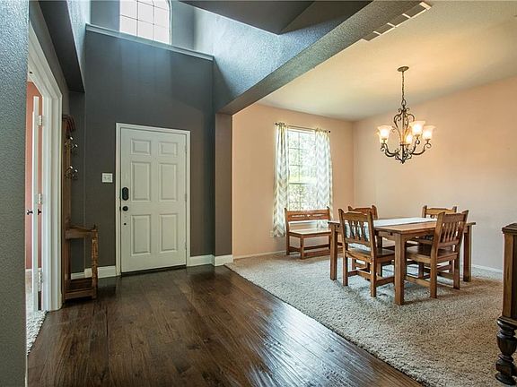 3rd image of 2204 Forest Park Cir