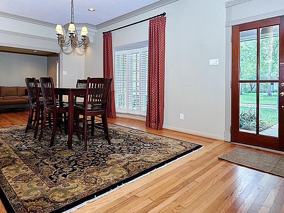 5th image of 10123 Holly Springs Dr