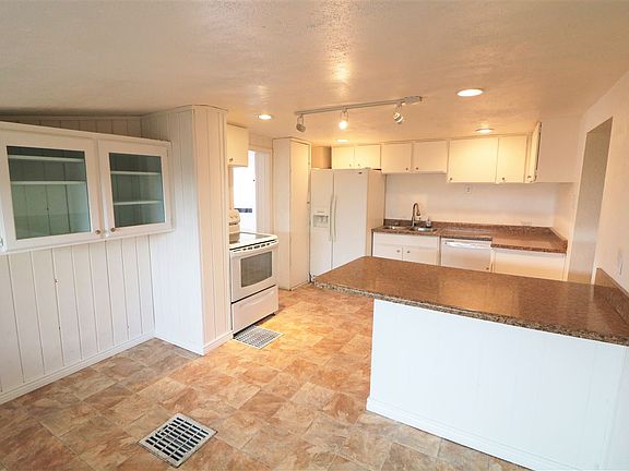 5th image of 928 Lincoln Ave