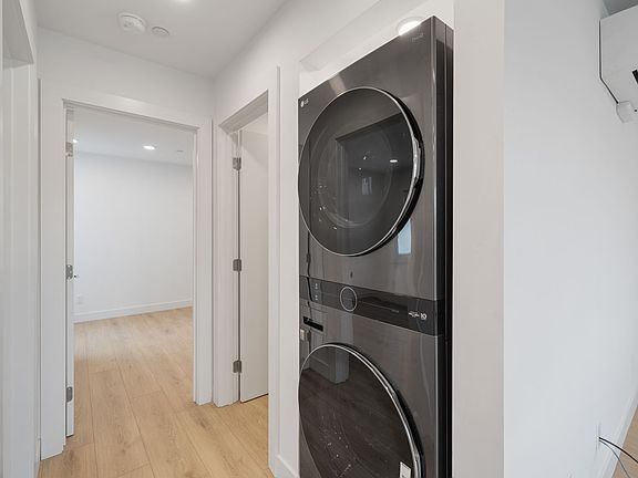 5th image of 3934 Bancroft St #3942-202