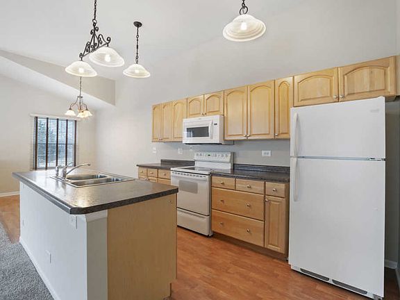 5th image of 733 Fieldcrest Dr Unit C
