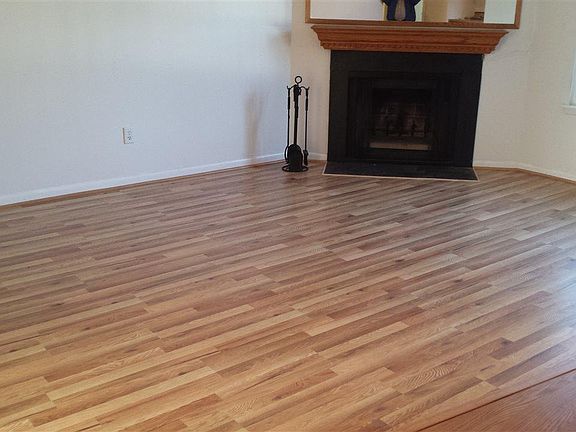 2nd image of 218 London Ct #218