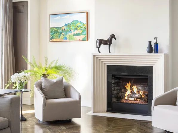 985 Park Avenue image 3 of 16