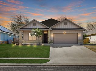 1585 Woodbine Ct, Bryan, TX 77802
