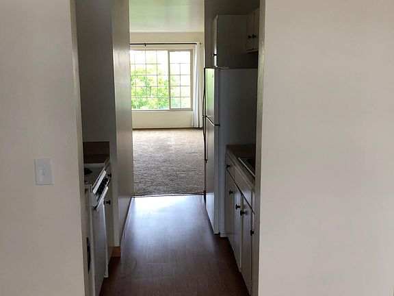3rd image of 1591 Laurel St APT 10