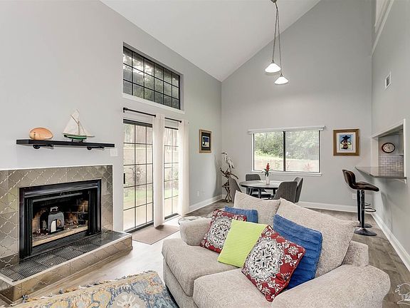 3rd image of 4282 Brookside Dr #4283