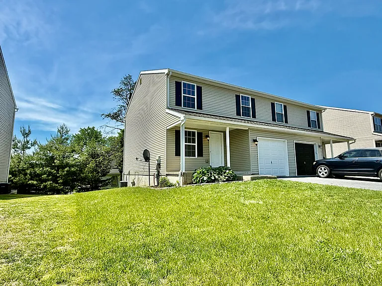 1024 Alexander Dr — Photo 1
