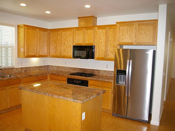 5th image of 665 Granite Ln