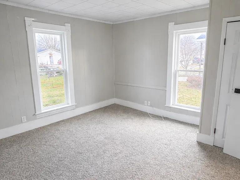 1135 N Bell St — Photo 11