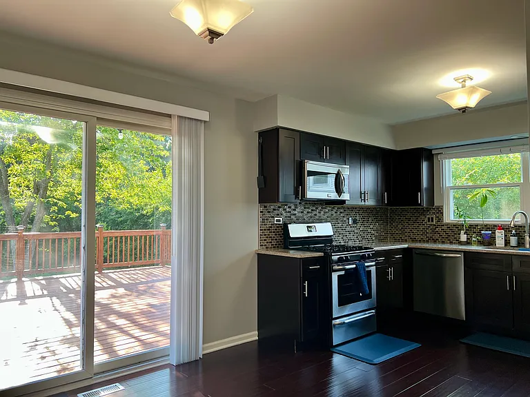 1126 N King Arthur Ct — Photo 7