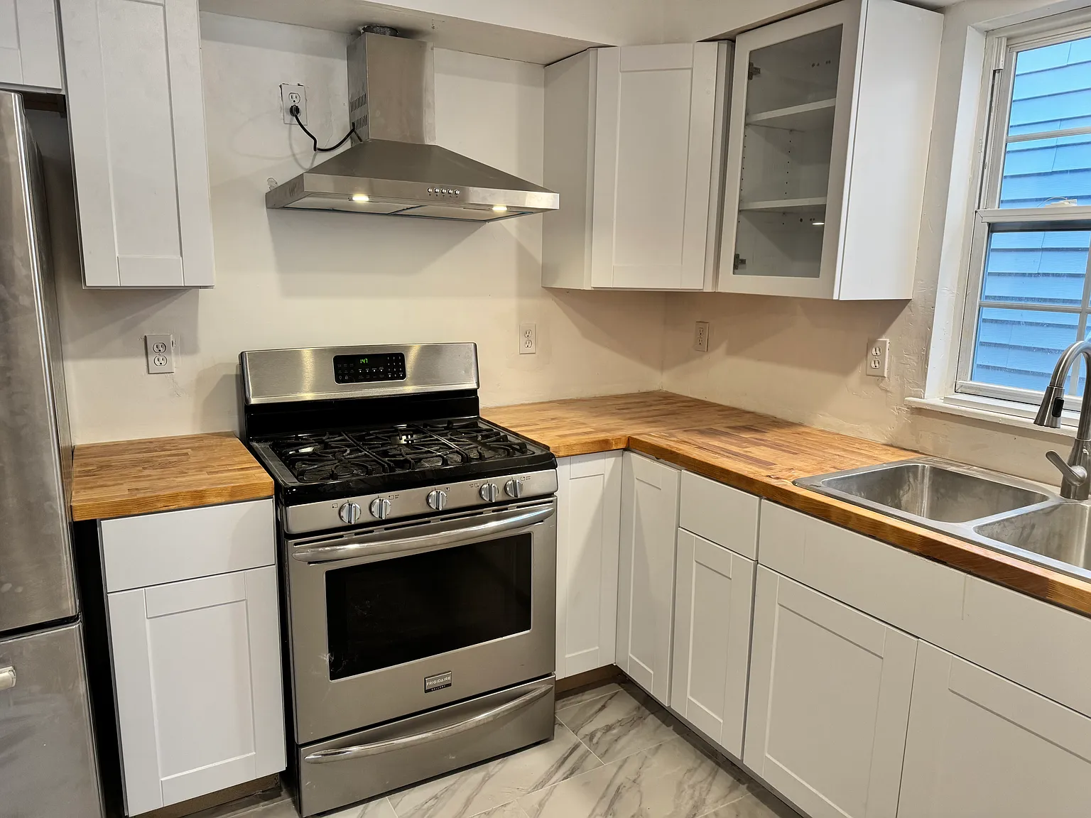 3 bed, 2512 sqft, $2,750 — Photo 4