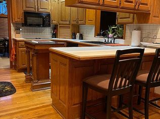 7625 SW 37th St, Topeka, KS 66614