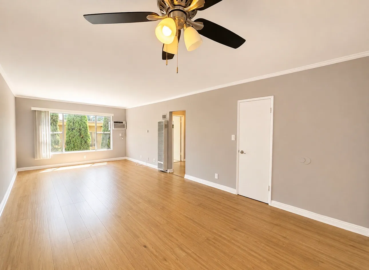 2 bed, 1.5 bath, 1000 sqft, $2,895 — Photo 2