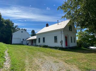 16 Ferry St, Solon, ME 04979