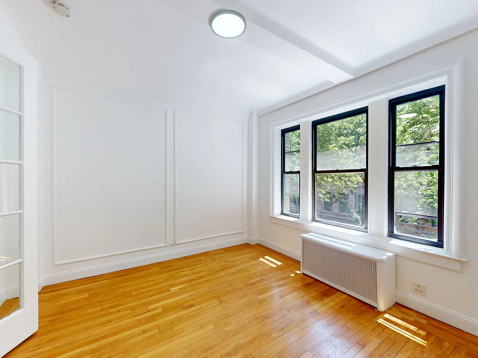325 West 77th Street — Photo 4