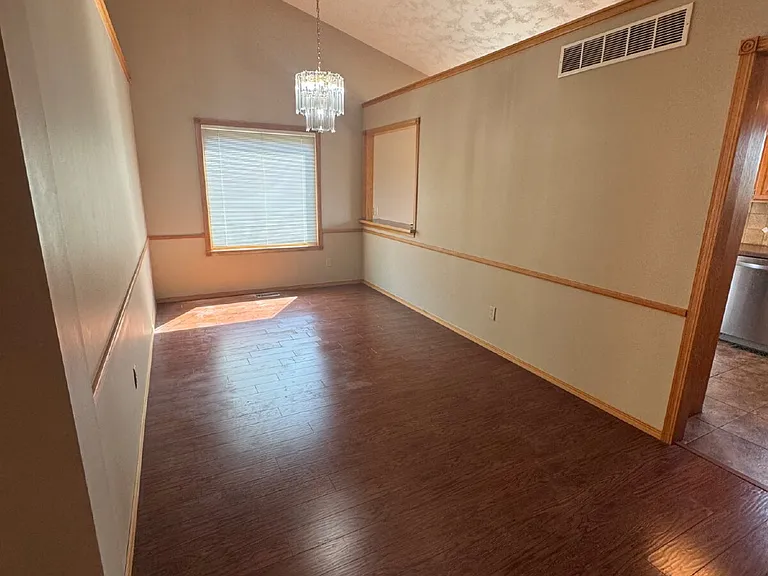 2126 E Country View Dr — Photo 6