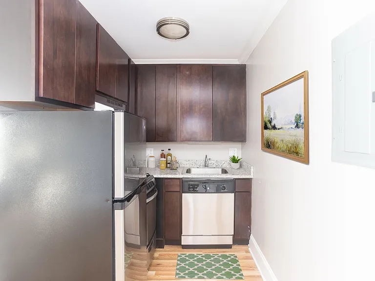1246 W. Pratt — Photo 9