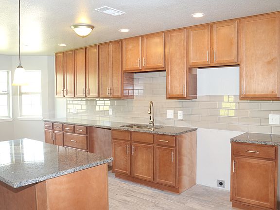 2nd image of 106 Stirrup Ln