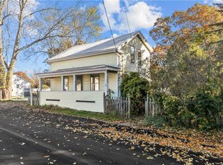 33 Prospect St, Cumberland, RI 02864