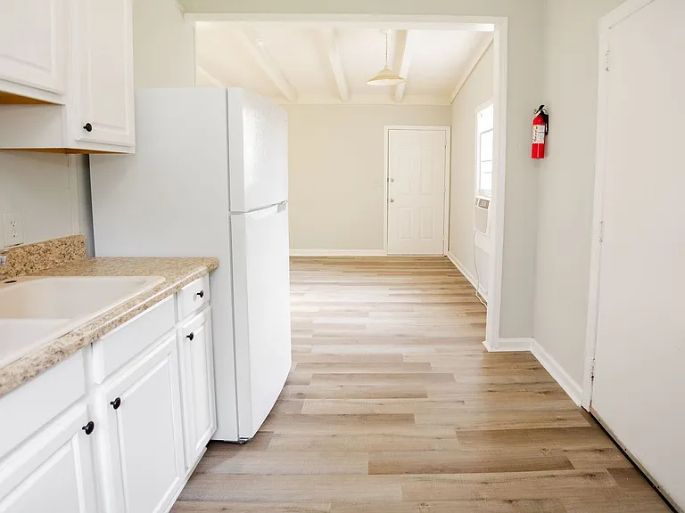 4170 Palace Ave — Photo 13