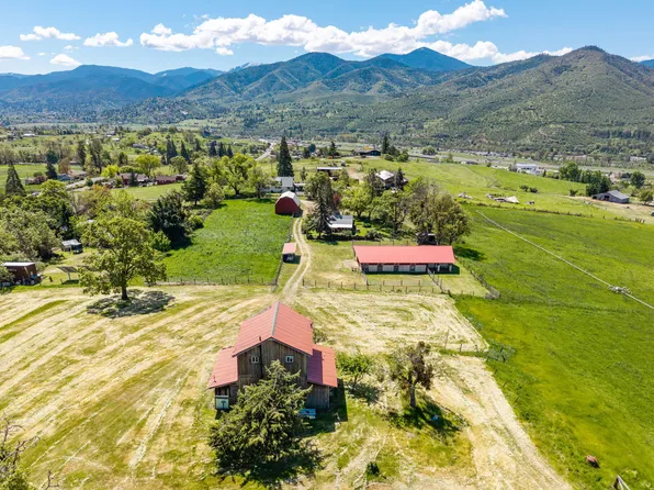 1249 N Valley View Rd, Ashland, OR 97520