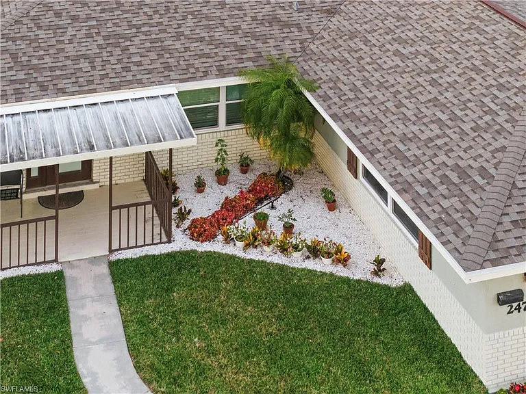 2473 Poinciana St — Photo 10