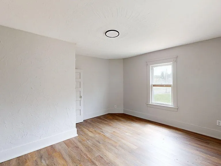 1141 McKinley Ave — Photo 31