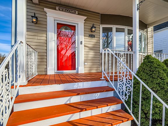 2nd image of 133 N 17th Ave