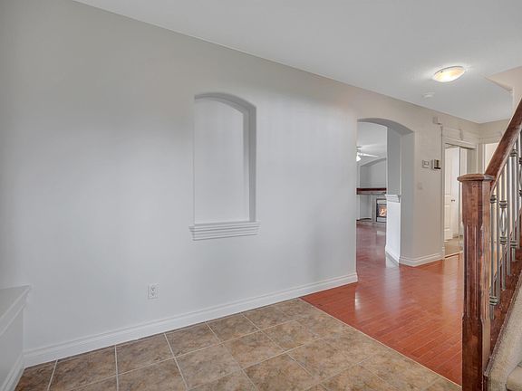 5th image of 24 Birchmont Dr