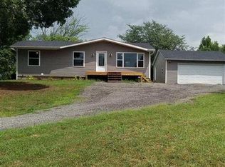 11251 Circle Rd, Blue Grass, IA 52726