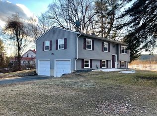4 Oak St, Gill, MA 01354