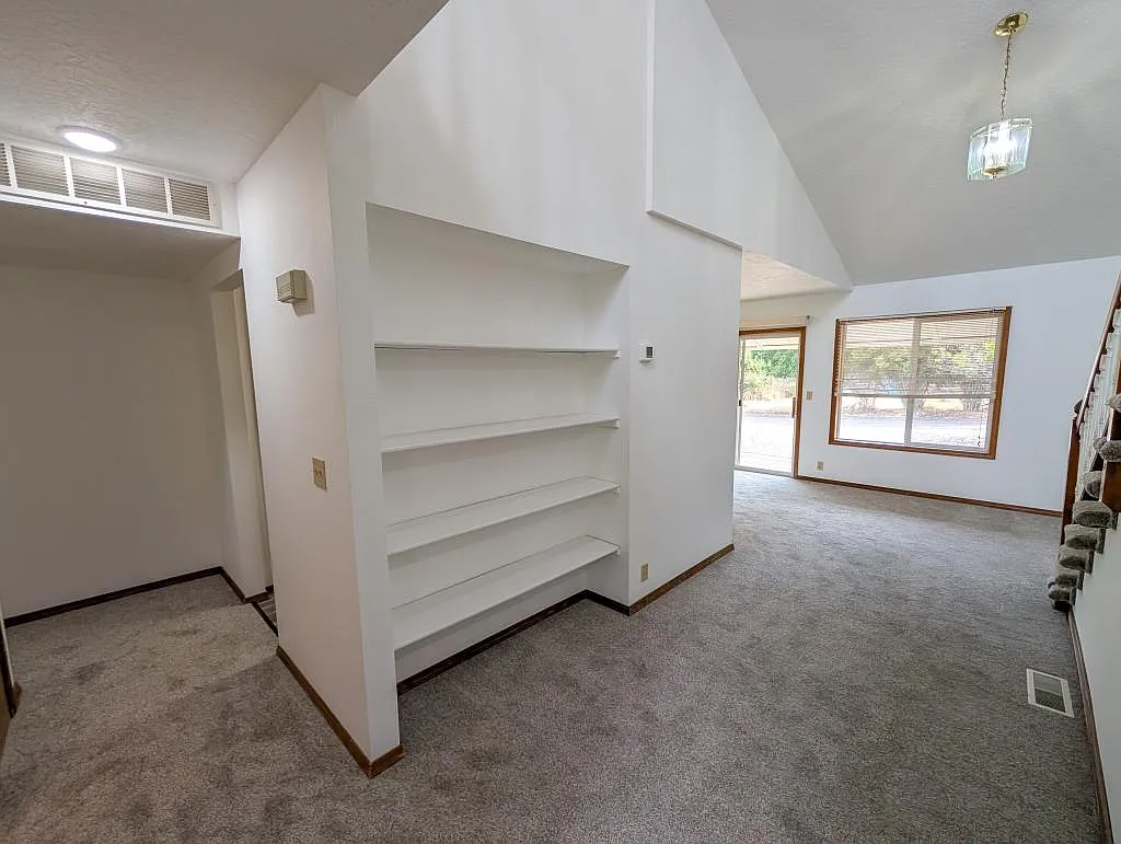 802 C Ave — Photo 4