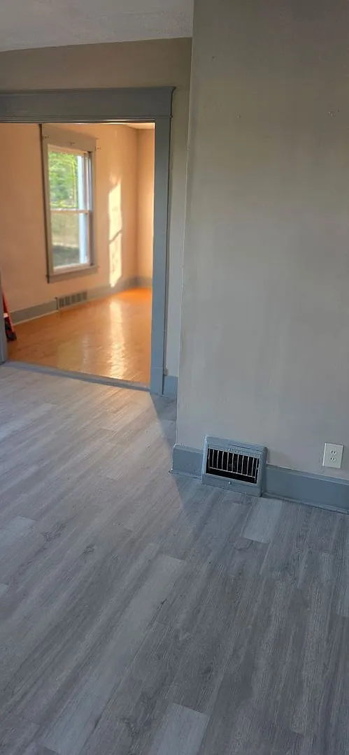 Spacious 3 Bedroom Home in Struthers with Full Basement — Photo 3