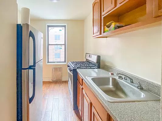 2nd image of 250 Clarkson Ave #735