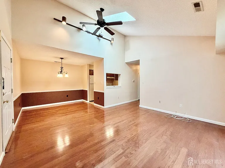 2310 Ravens Crest Dr — Photo 4