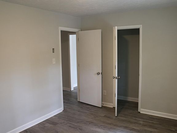 2nd image of 2909 Myrtle Dr