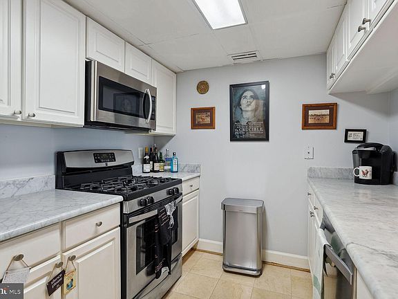 5th image of 1276 N Wayne St APT 419