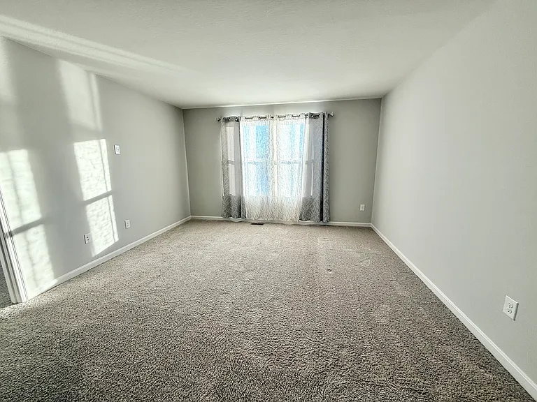 4385 Legacy Greens Dr — Photo 32