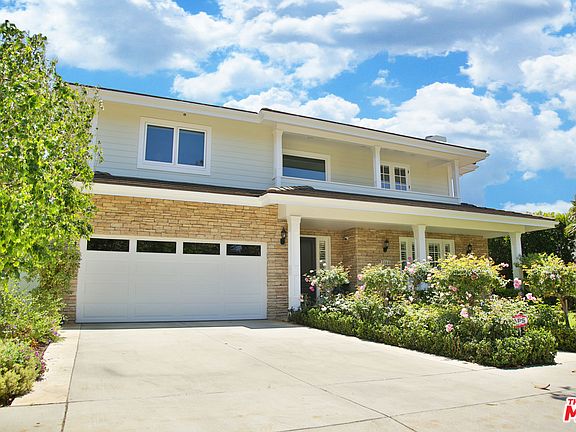 2nd image of 3166 Cavendish Dr