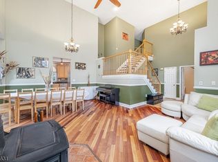 945 Hunters Rdg, Lake Hopatcong, NJ 07849