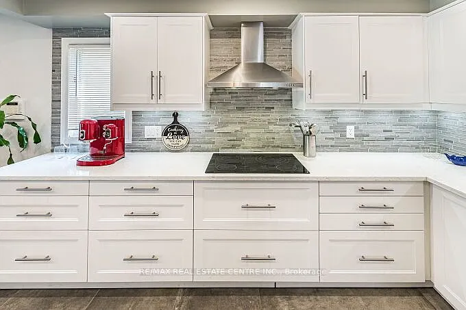 33 Strathroy Cres — Photo 22