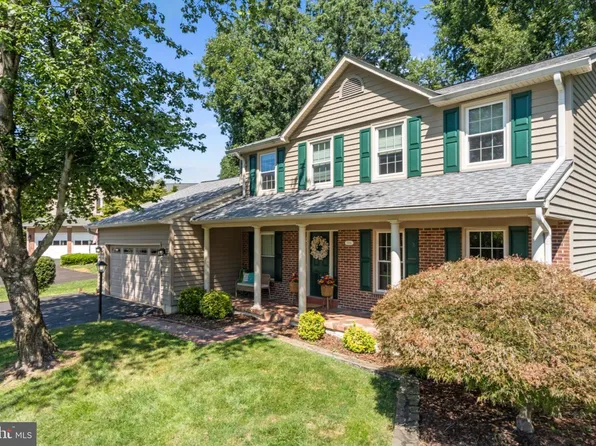 13104 Coralberry Dr, Fairfax, VA 22033