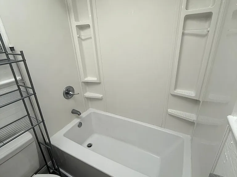 6754 Linmore Ave — Photo 9