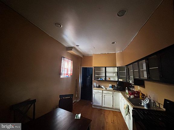 5th image of 210 N Ramsey St