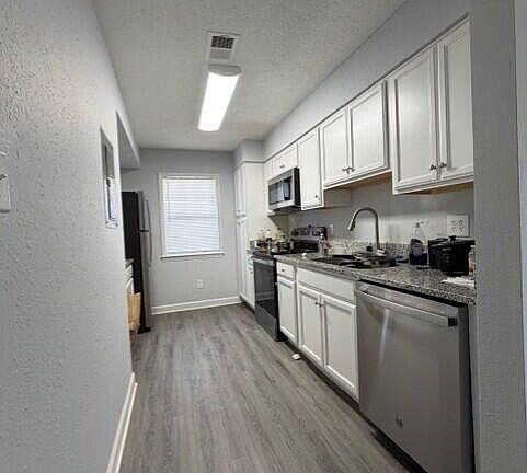 3rd image of 2522 Avent Ferry Rd APT 104