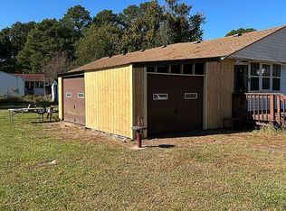 206 Scuppernong Rd, Columbia, NC 27925