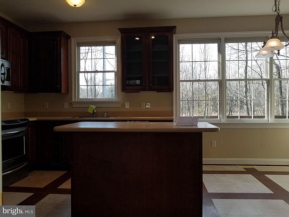 3rd image of 3411 Southampton Dr