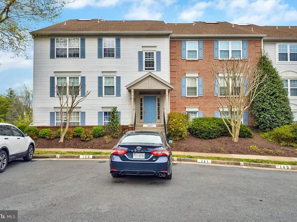12101 Greenway Ct APT 209, Fairfax, VA 22033