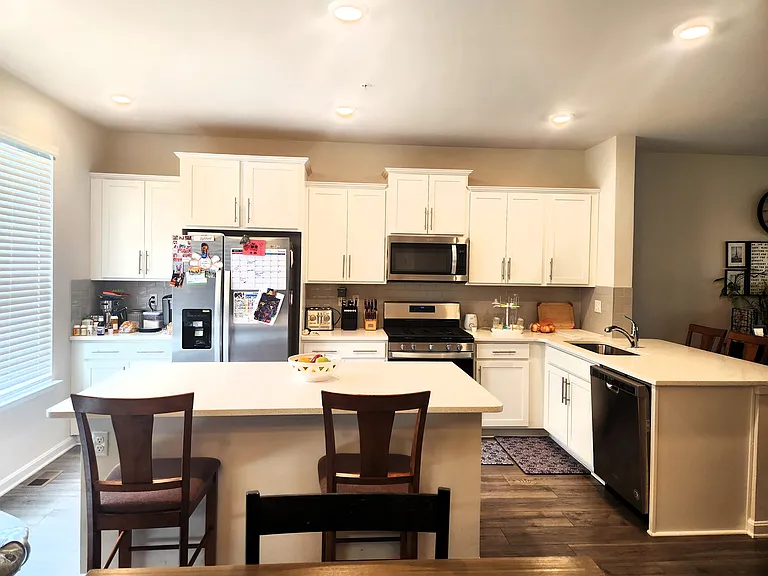 2065 Hinshaw Dr — Photo 3